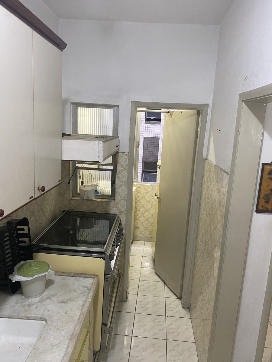 Apartamento,à Venda, Tipo Sala Living, uma Quadra do Mar, Frente Shopping Brisamar, Gonzaguinha, São Vicente, SP