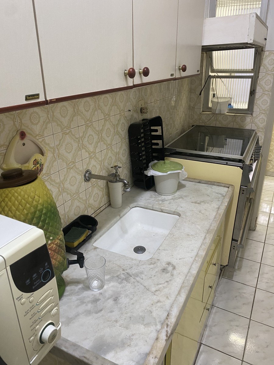 Apartamento,à Venda, Tipo Sala Living, uma Quadra do Mar, Frente Shopping Brisamar, Gonzaguinha, São Vicente, SP