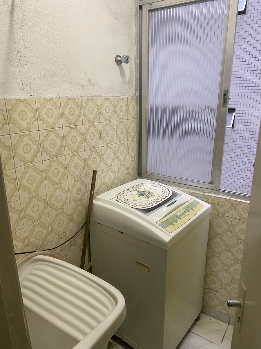 Apartamento,à Venda, Tipo Sala Living, uma Quadra do Mar, Frente Shopping Brisamar, Gonzaguinha, São Vicente, SP