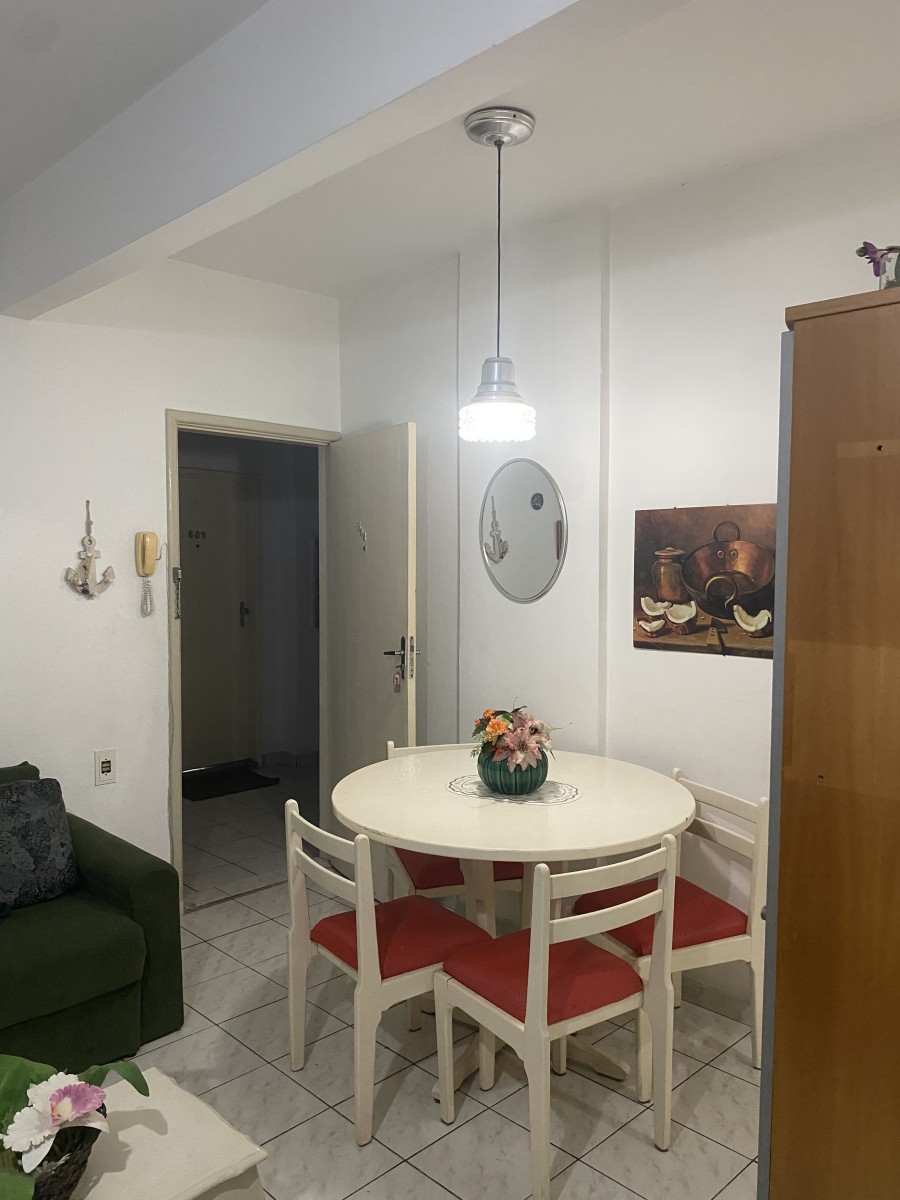 Apartamento,à Venda, Tipo Sala Living, uma Quadra do Mar, Frente Shopping Brisamar, Gonzaguinha, São Vicente, SP