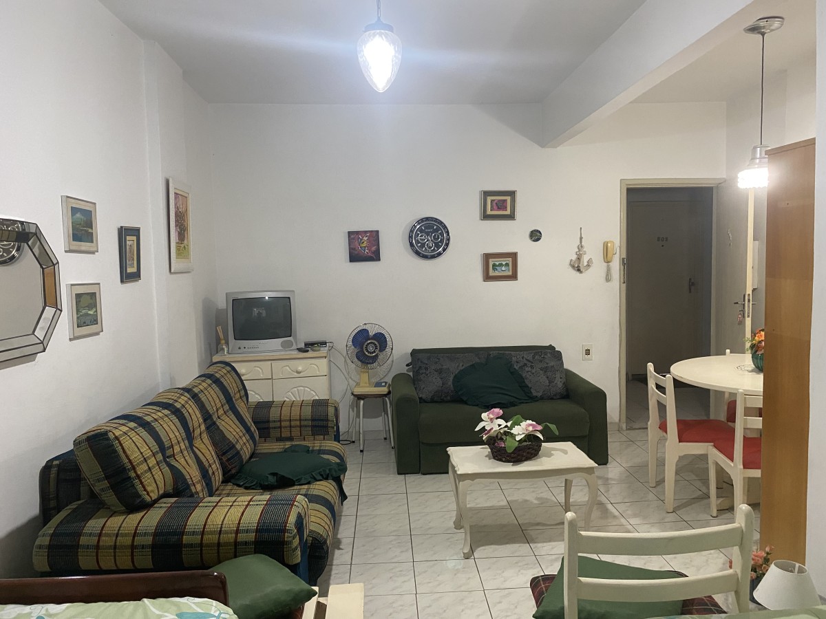 Apartamento,à Venda, Tipo Sala Living, uma Quadra do Mar, Frente Shopping Brisamar, Gonzaguinha, São Vicente, SP