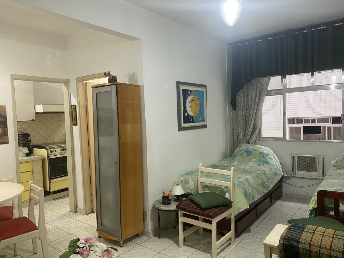 Apartamento,à Venda, Tipo Sala Living, uma Quadra do Mar, Frente Shopping Brisamar, Gonzaguinha, São Vicente, SP