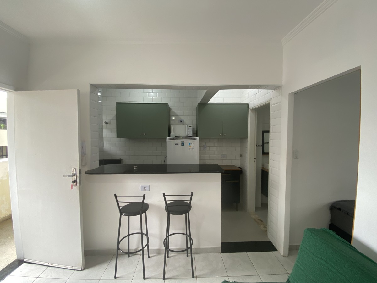 Apartamento à Venda – Sala Living Dividido em Quarto, Sala, Cozinha e Garagem – Rua Jacob Emerick, São Vicente-SP