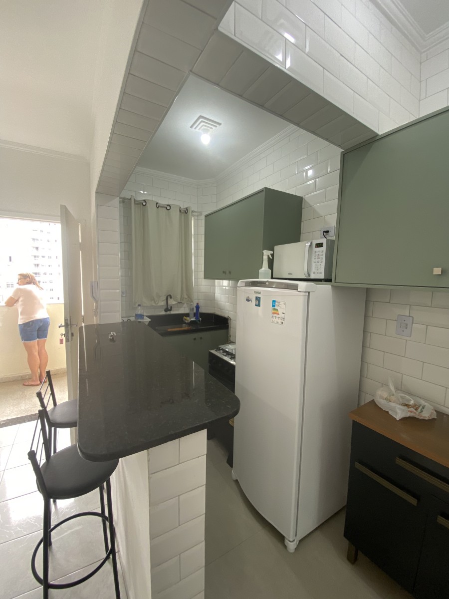 Apartamento à Venda – Sala Living Dividido em Quarto, Sala, Cozinha e Garagem – Rua Jacob Emerick, São Vicente-SP