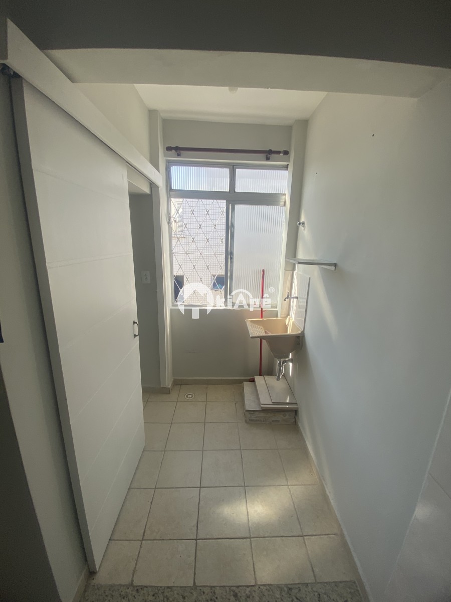 Apartamento para Alugar no Gonzaguinha em São Vicente – 1 Vaga, Meia Quadra da Praia e ao Lado do Brisamar