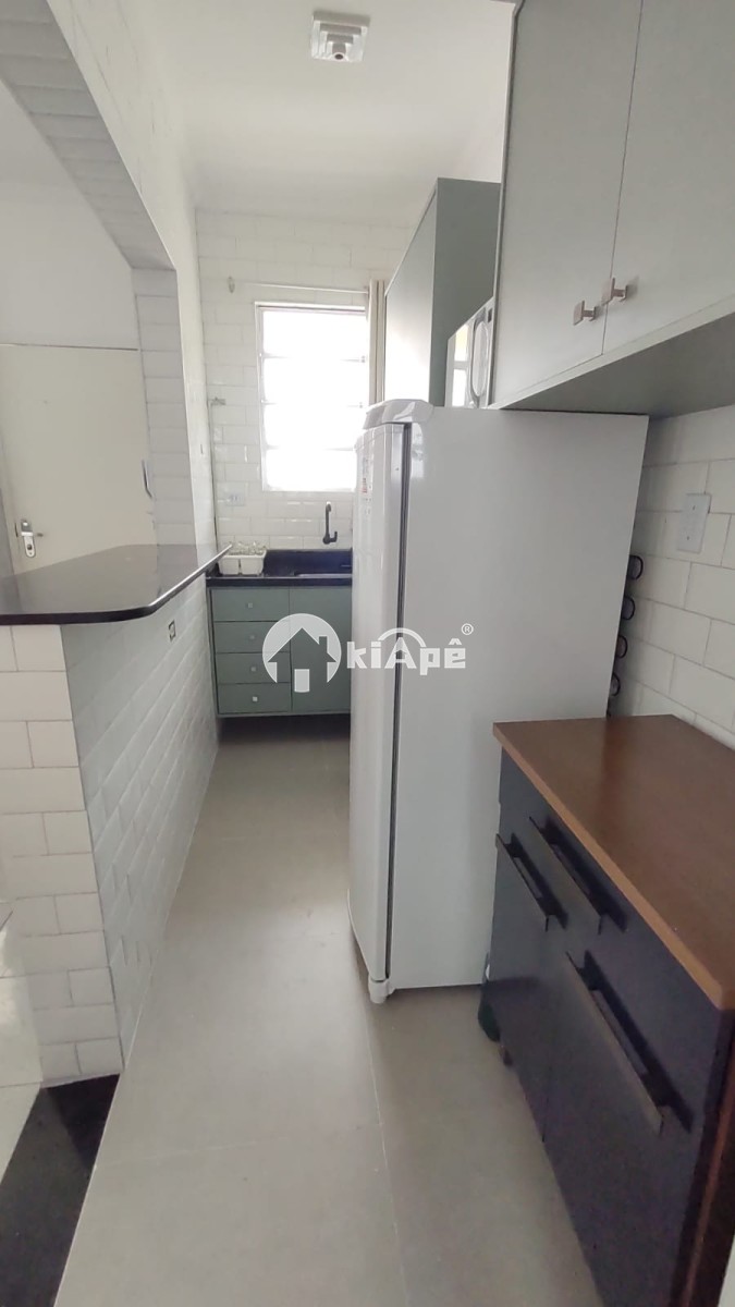 Kitnet à venda com garagem em São Vicente SP.