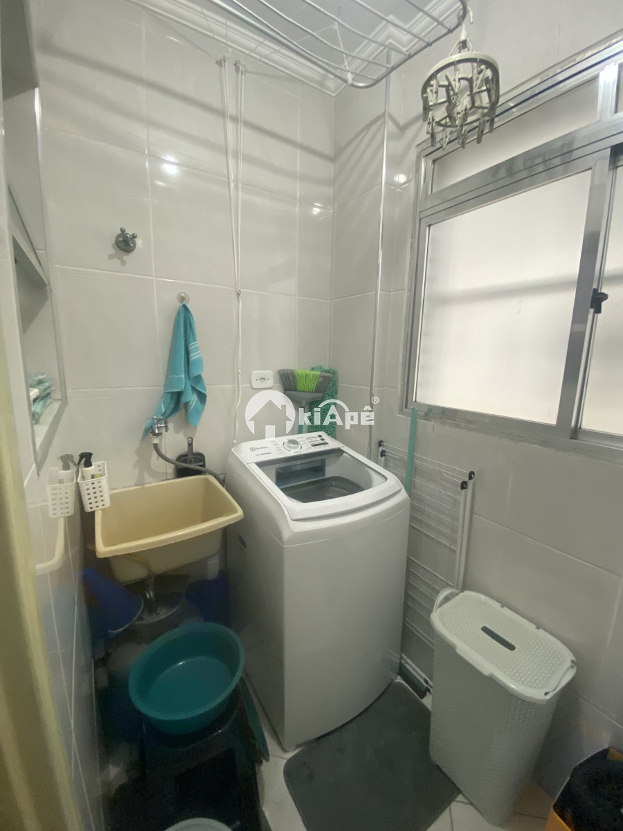 Apartamento Mobiliado à Venda no Centro de São Vicente-SP | 1 Quarto | Garagem | Próximo ao Brisamar a uma Quadra do Mar