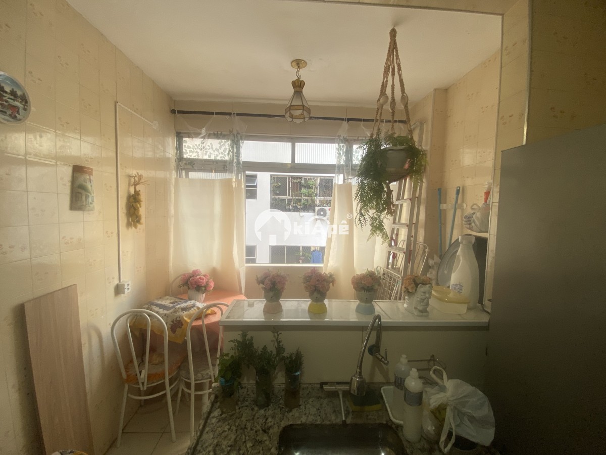 Apartamento à Venda Tipo Sala Living no Gonzaguinha, 1 Quadra da Praia | Em Frente ao Shopping Brisamar | São Vicente-SP
