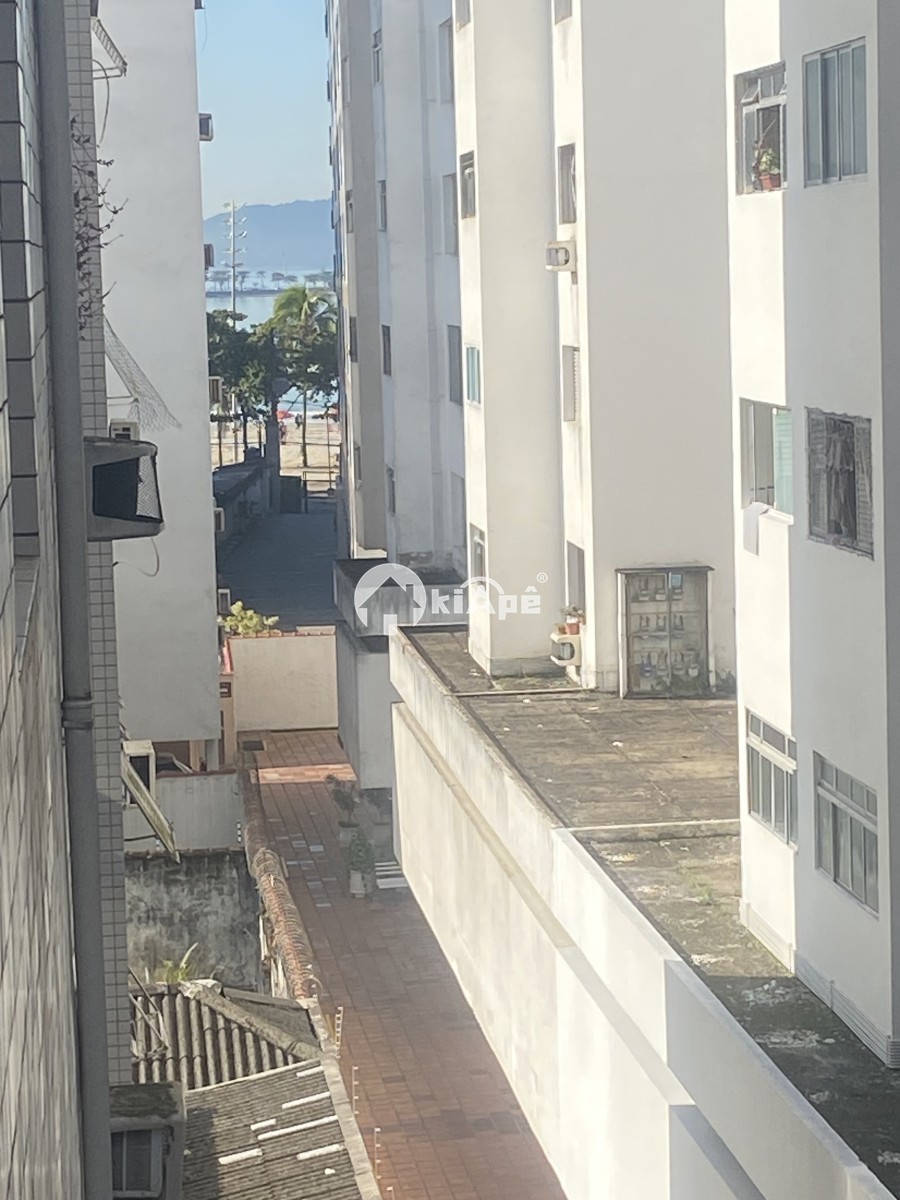 Apartamento à Venda Tipo Sala Living no Gonzaguinha, 1 Quadra da Praia | Em Frente ao Shopping Brisamar | São Vicente-SP
