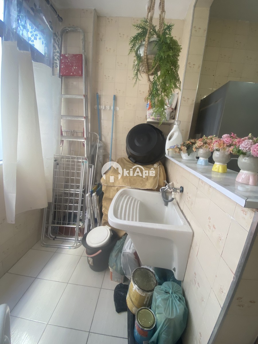 Apartamento à Venda Tipo Sala Living no Gonzaguinha, 1 Quadra da Praia | Em Frente ao Shopping Brisamar | São Vicente-SP