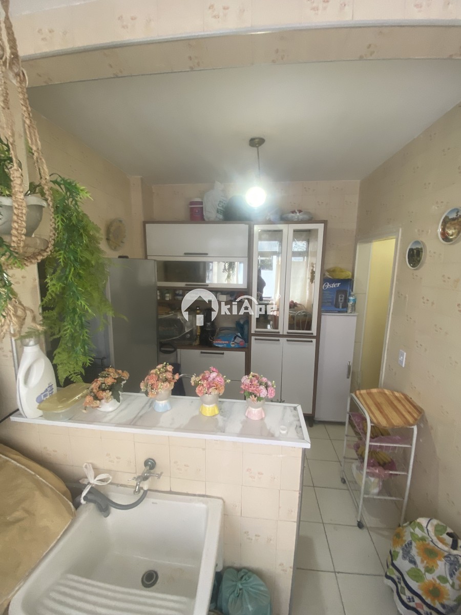 Apartamento à Venda Tipo Sala Living no Gonzaguinha, 1 Quadra da Praia | Em Frente ao Shopping Brisamar | São Vicente-SP